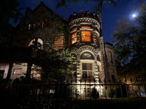 Mit Mond Noch Gruseliger Auf Geistertour In Denver (c) Berns